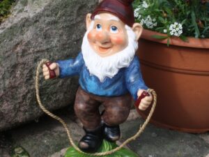 G Plants Billy Gnome Skipping Blue - Image 1