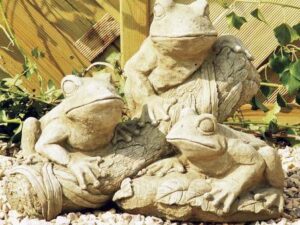 STONE GARDEN ORNAMENT FROG FAMILY - CLICK & COLLECT ONLY - Image 1