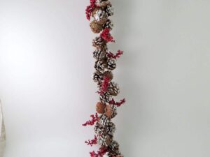 XMAS GARLAND WITH BERRIES - Image 1