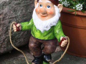 G Plants Billy Gnome Skipping Green - Image 1