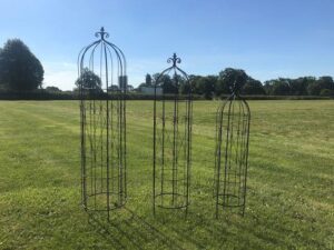 New Garden Lawn Plant Climber Holder Set of 3 Metal Rustic Looking Obelisks Landscape Gardening - Image 1