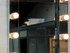 Hollywood Dressing Table Wall Mirror With Large Bright LED Bulbs (Ex Display) - Image 3